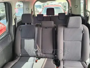 Toyota Voxy 2016 Pearl