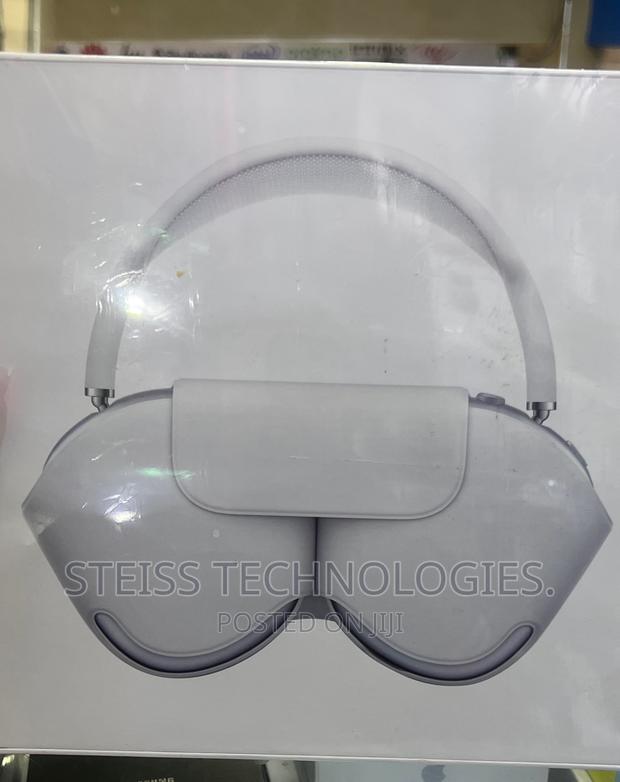 White-Airpods Max Headphones. - thumbnail 4