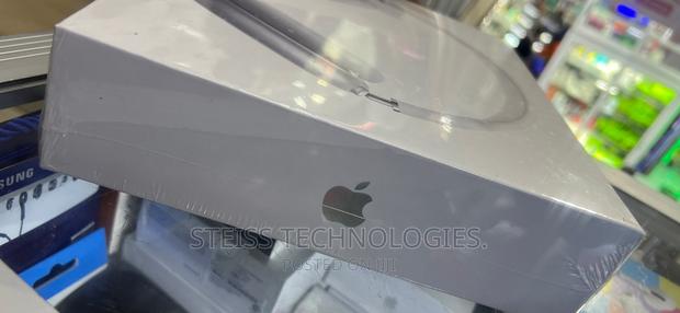 White-Airpods Max Headphones. - thumbnail 3