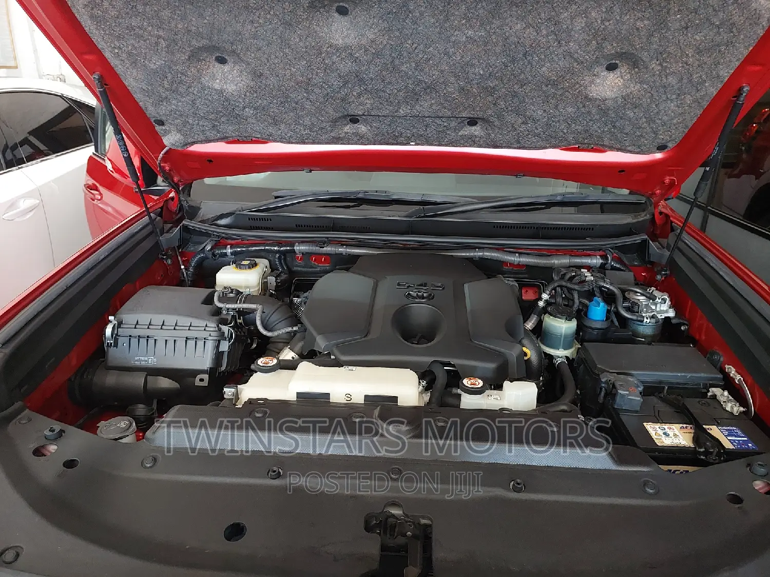 Toyota Land Cruiser Prado 2.8 2018 Red