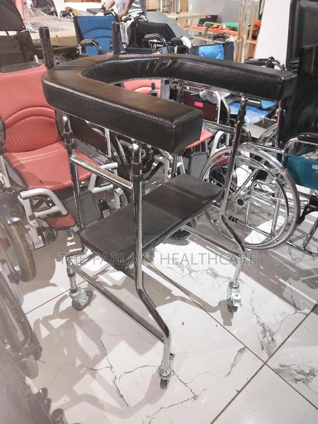Walker With Armrests and Seat. - thumbnail 2