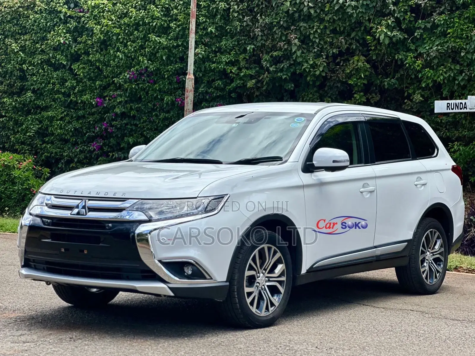 Mitsubishi Outlander 2017 Off white