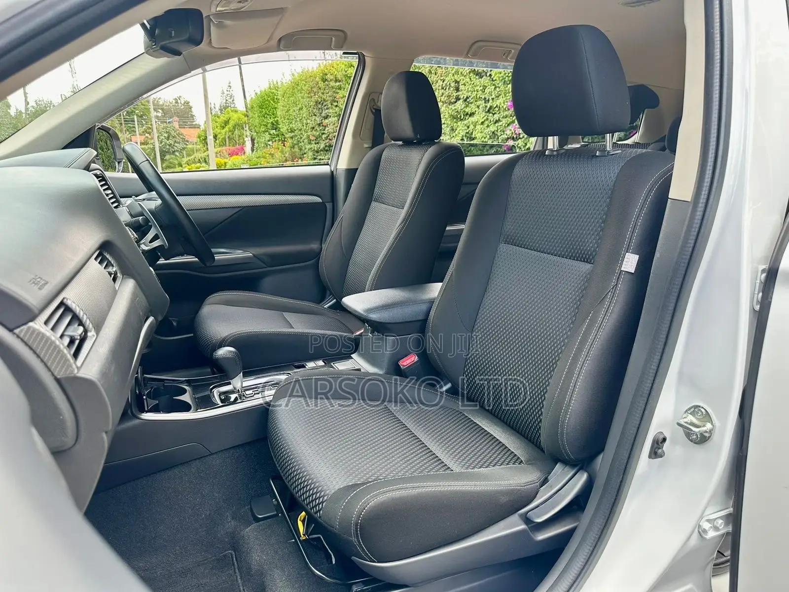 Mitsubishi Outlander 2017 Off white