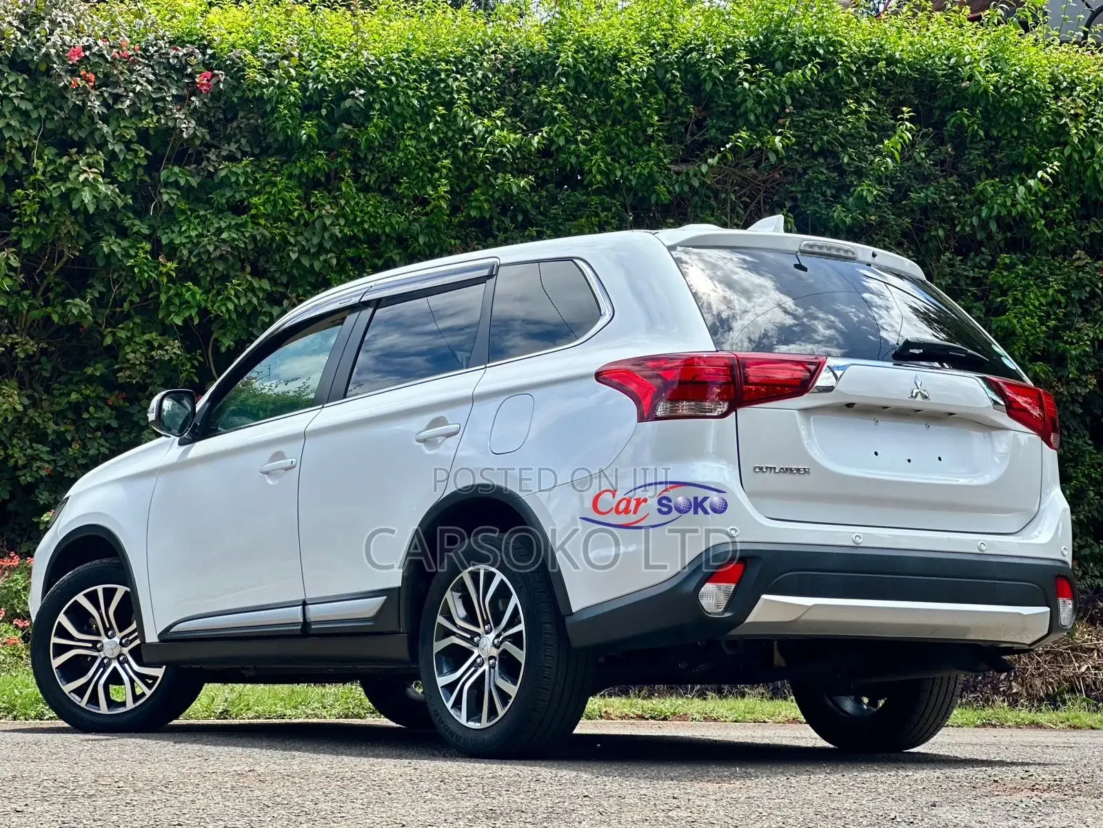 Mitsubishi Outlander 2017 Off white