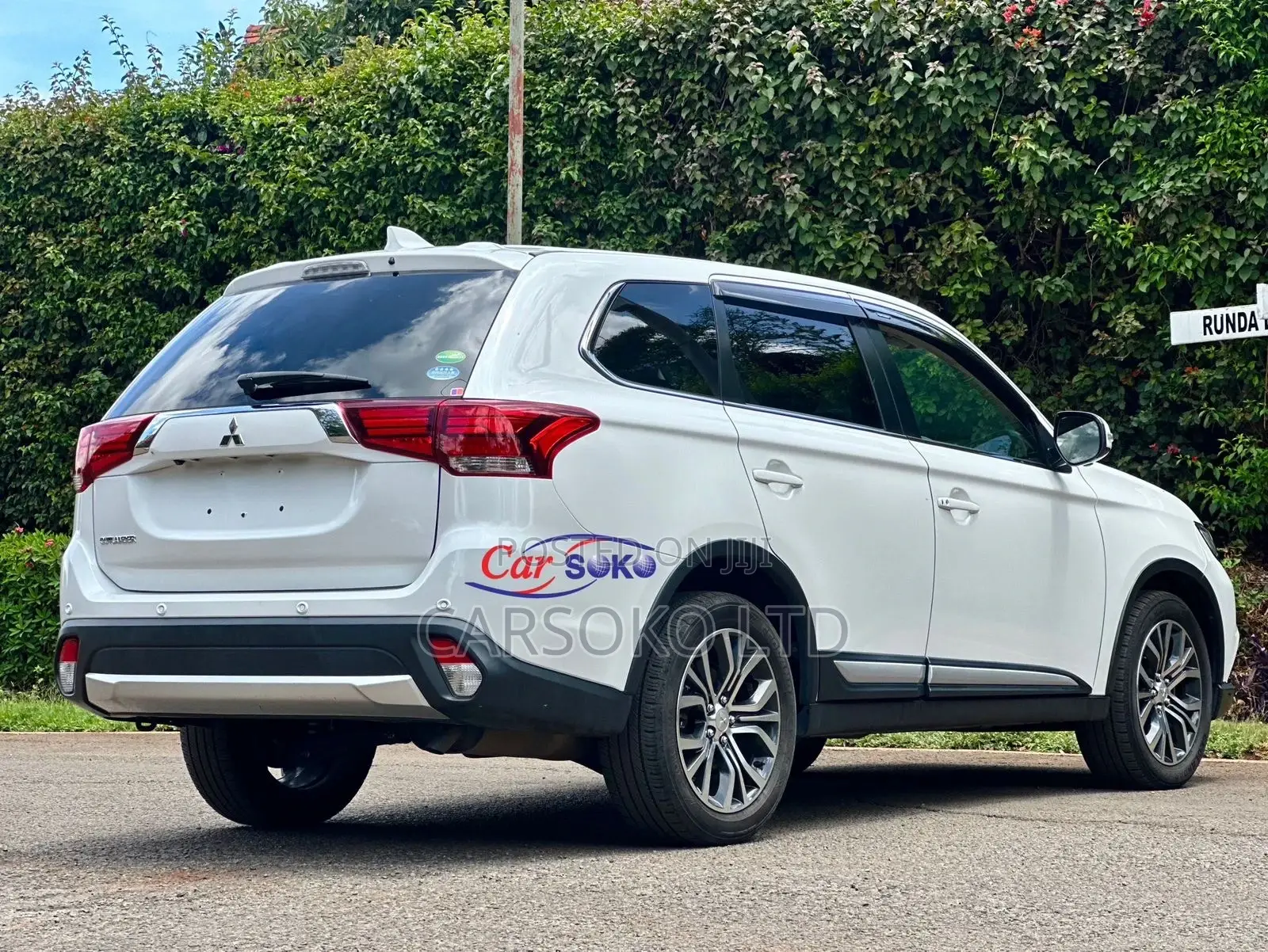 Mitsubishi Outlander 2017 Off white