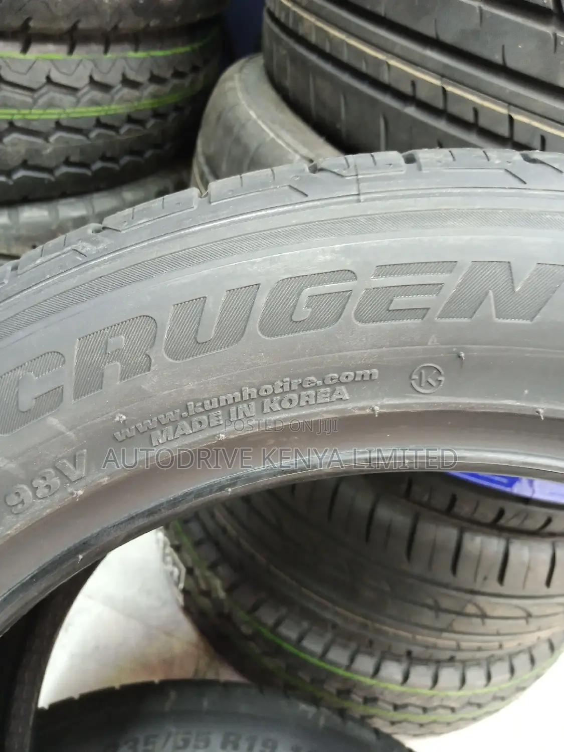 225/55r18 Kumho Tire