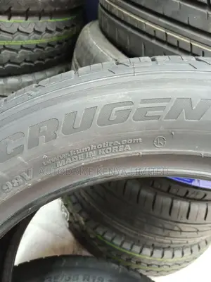 225/55r18 Kumho Tire