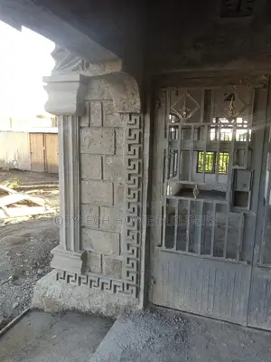 Moulding Designs and Plaster
