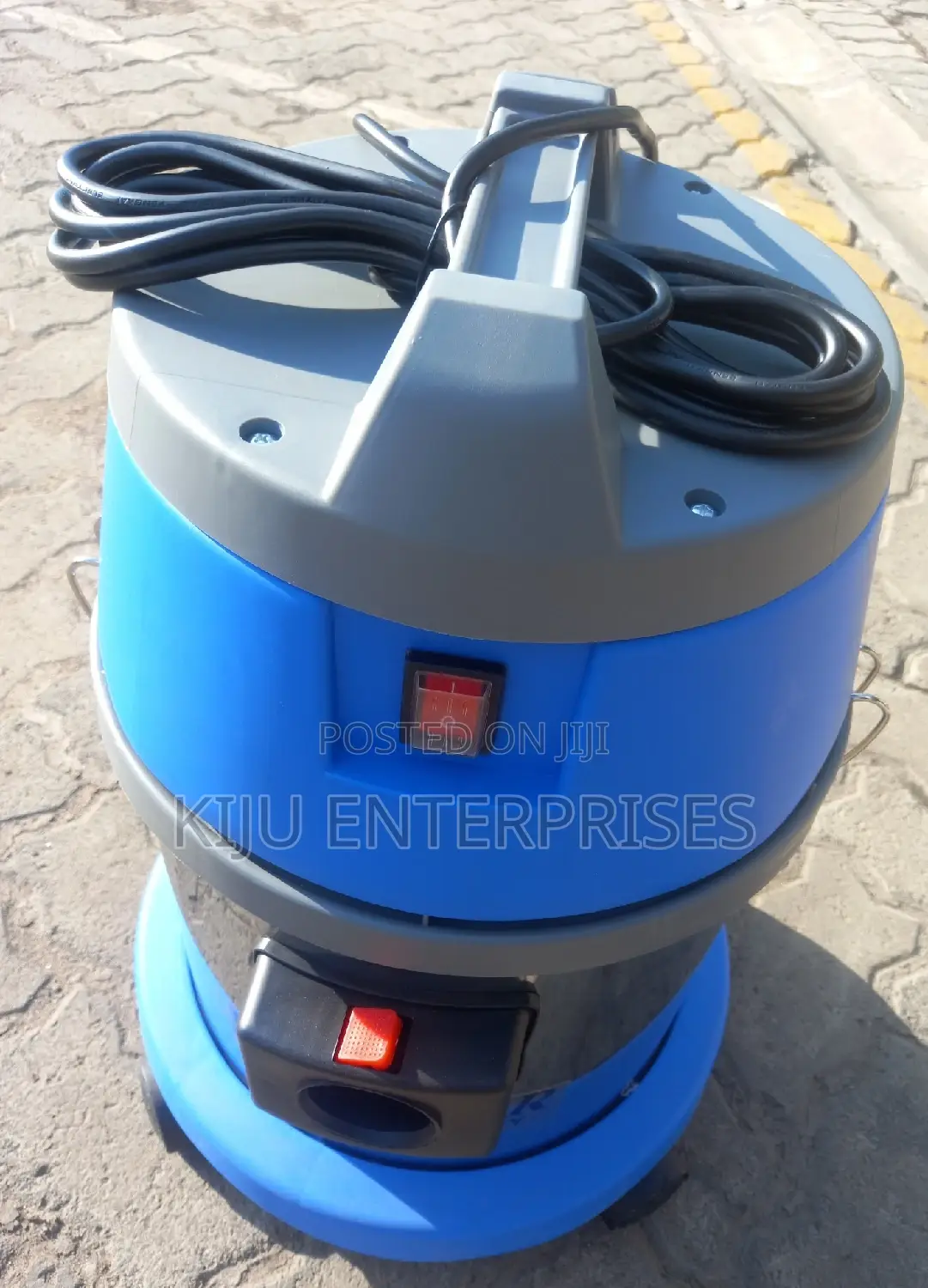 #Electric* Vaccum Cleaner 20litres#