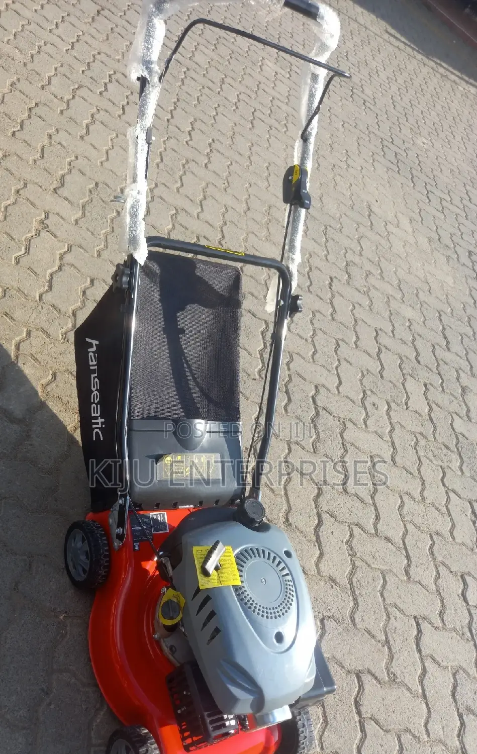 Petrol-lawnmower Machines