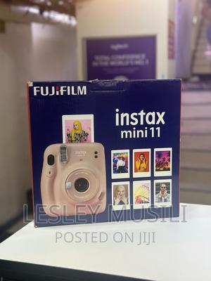 Fujifilm Instax Mini 11 Instant Camera (Blush Pink) Gift Box - thumbnail 2