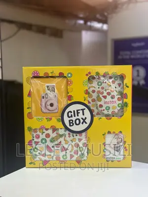 Fujifilm Instax Mini 11 Instant Camera (Blush Pink) Gift Box