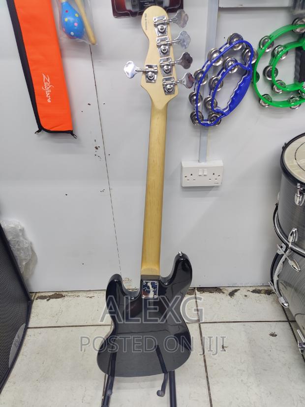 Fender 5 String Bass - thumbnail 4