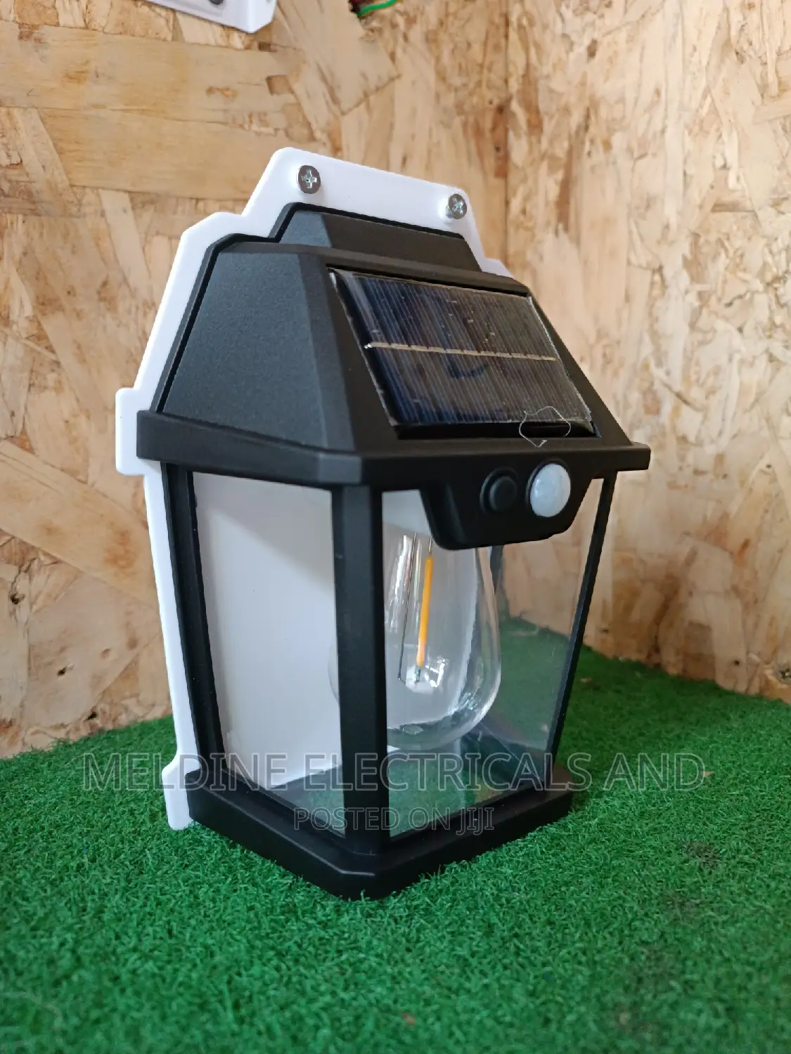 Solar Motion Sensor Wall Light