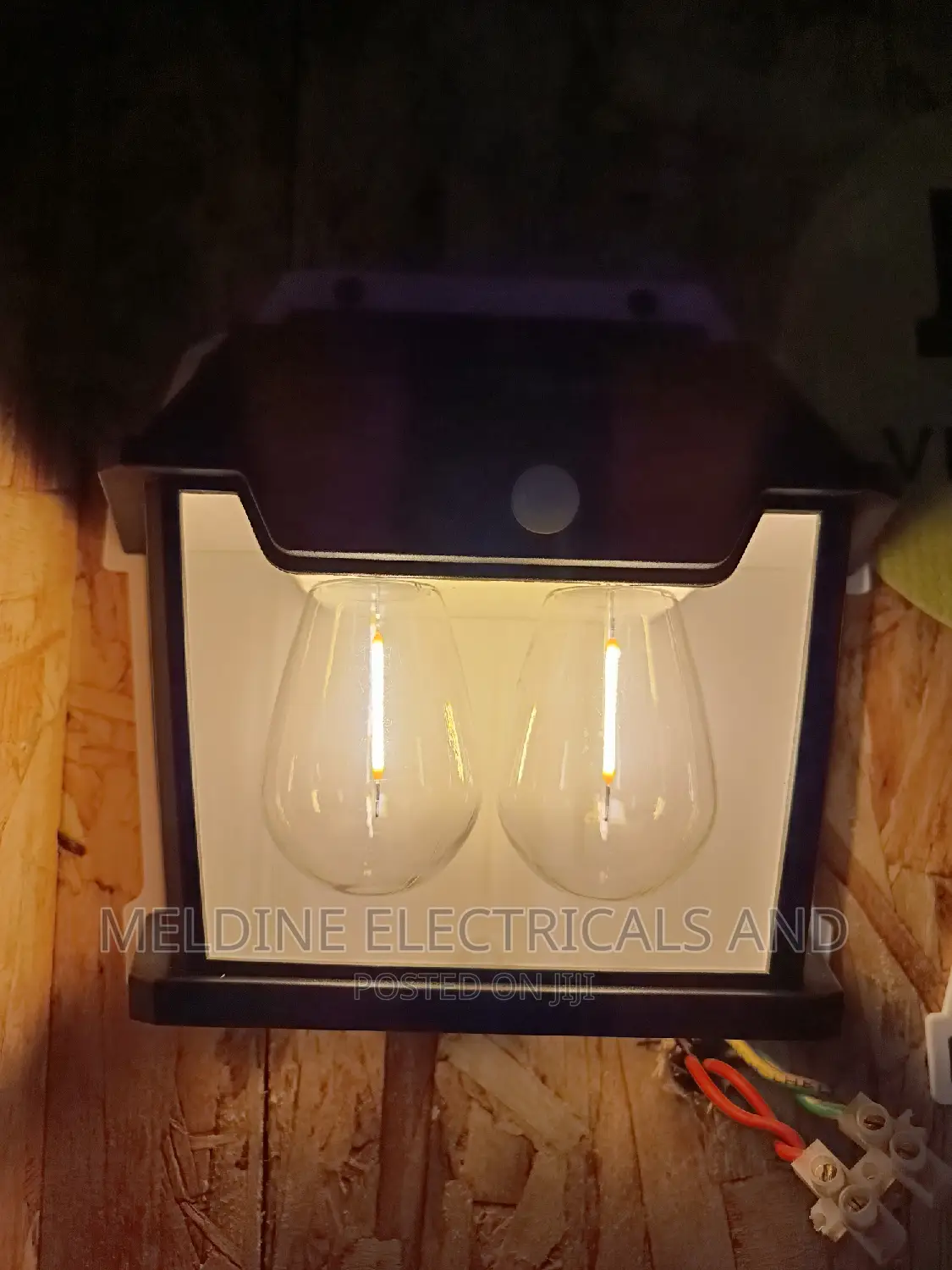Solar Wall Lamp With Sensor Motion