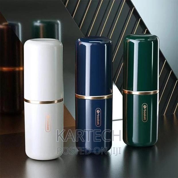 Nordic Portable Toothbrush/ Cosmetic Holder