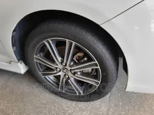 Toyota Corolla Fielder 2016 Pearl