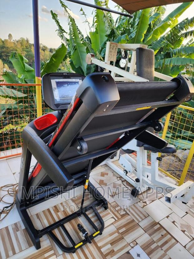 Merc V6 Motorized Treadmill - thumbnail 5