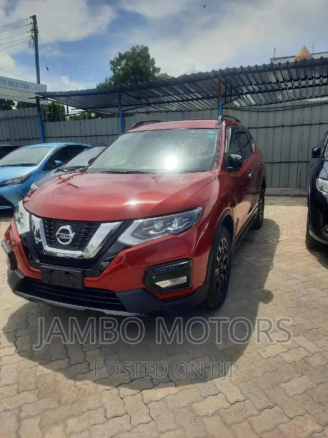 Nissan X-Trail 2.0 Petrol FWD 2018 Red