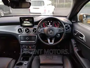 Mercedes-Benz GLA-Class 2017 Brown