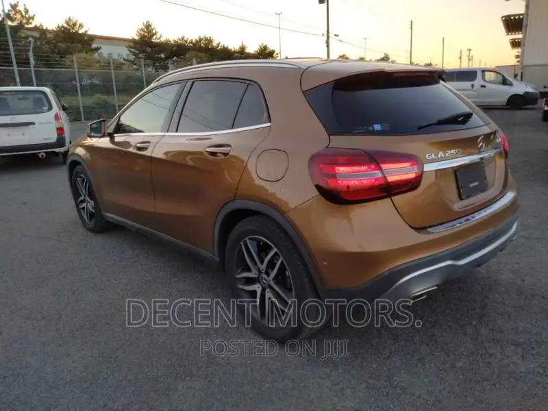 Mercedes-Benz GLA-Class 2017 Brown