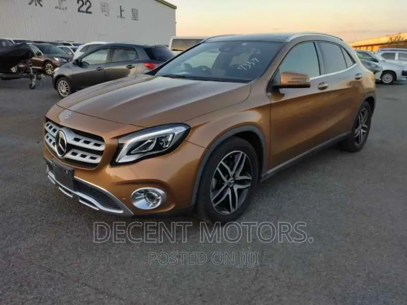 Mercedes-Benz GLA-Class 2017 Brown