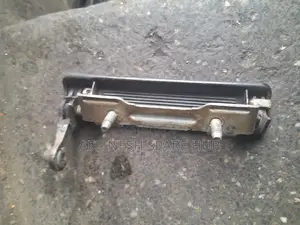 Subaru Legacy Bh5 Boot Handle