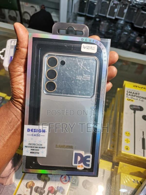 Golden Auto Focus Luxury Design Case for Samsung S23 Plus - main view