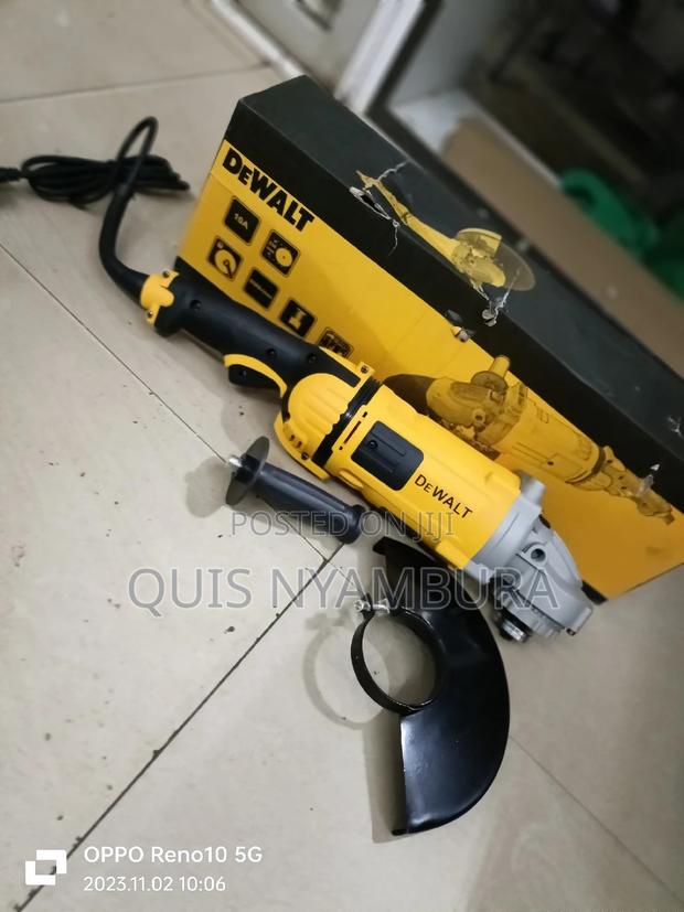 9" Dewalt Grinder/Grinder - thumbnail 2