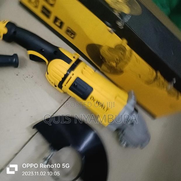 9" Dewalt Grinder/Grinder . - thumbnail 3