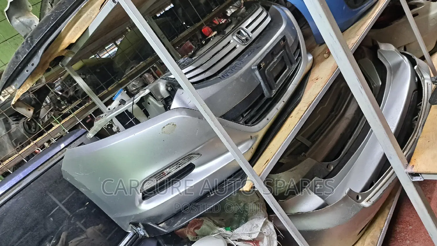 Honda Insight Xenon Nosecut With Skirting