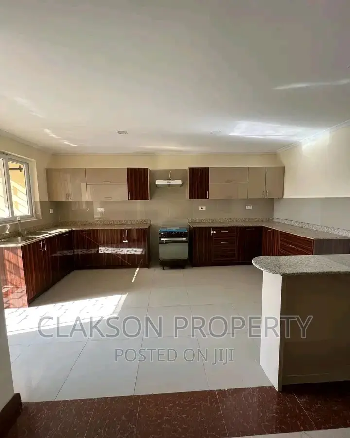3bdrm Apartment in Riara Road, Kilimani for rent