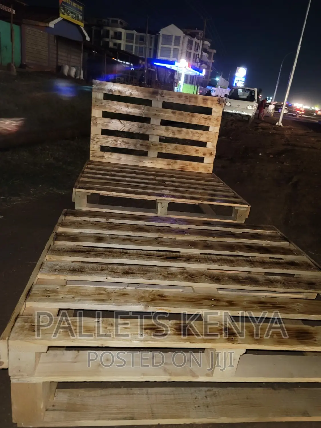 4*6 Pallet Bed- Detachable and Blazed Pallet Bed, (EN#007)