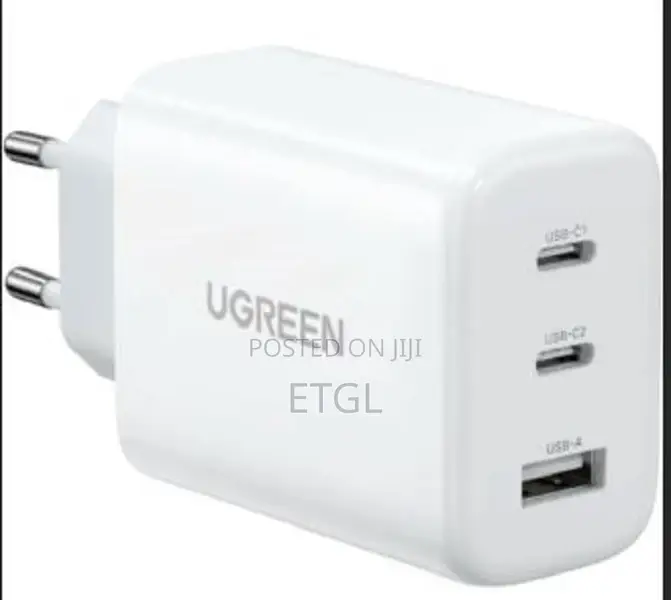 .UGREEN USB-A+2*USB-C 65W Gan Tech Fast Charger - CD306