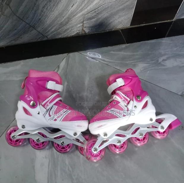 Crawling Matt 1.9m×2m Available - main view