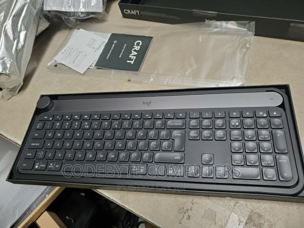 Logitech Craft Advanced Keyboard With Creative Input - main view