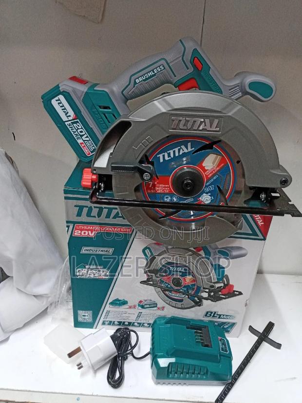 20v Lithium Ion Cordless Circular Saw - thumbnail 4