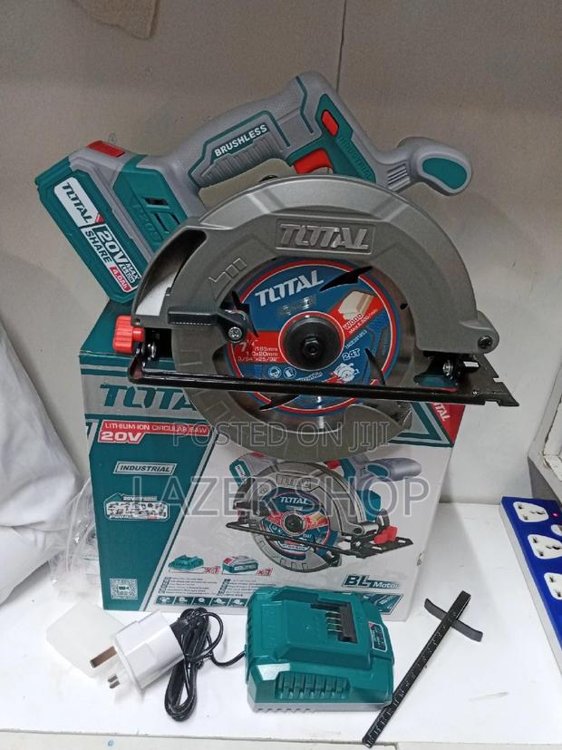 20v Lithium Ion Cordless Circular Saw - thumbnail 5
