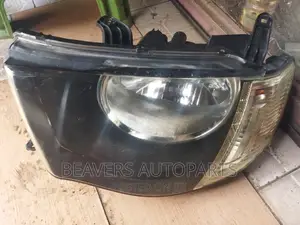 Mitsubishi L200 Headlight