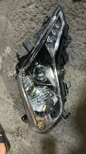 Landcruiser Prado 2015 Headlight