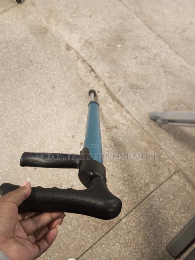 Adjustable Auxiliary Crutches - thumbnail 2