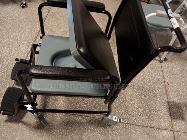 Commode Seat With Adjustable Arms