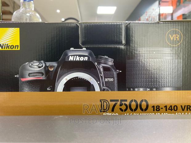 Nikon D7500 Kit - main view