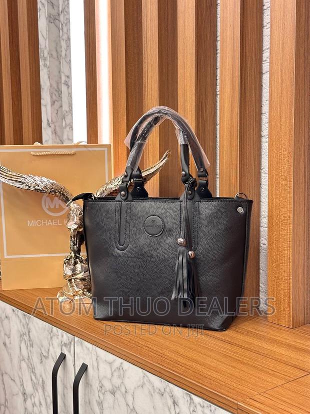 Lois Vuitton Handbag - thumbnail 5