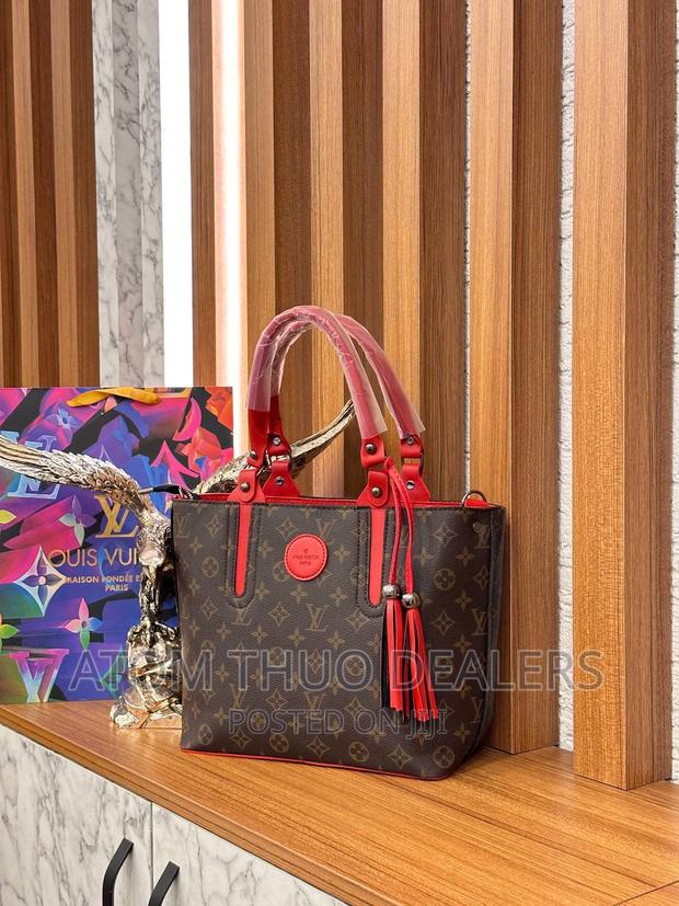 Lois Vuitton Handbag - thumbnail 8