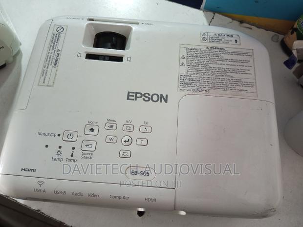 EPSON Eb S05 Projector, Exuk - main view