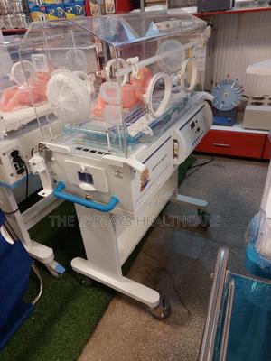 Infant Incubator - Best Make. - thumbnail 2