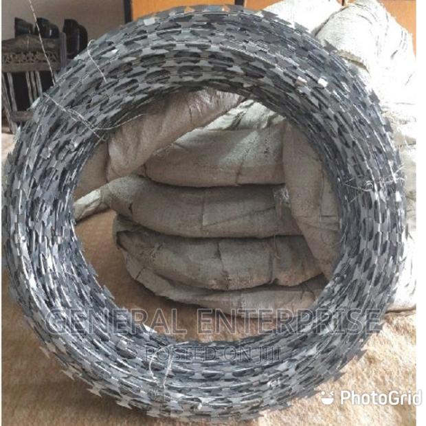 Razor Wire, Razor Wire