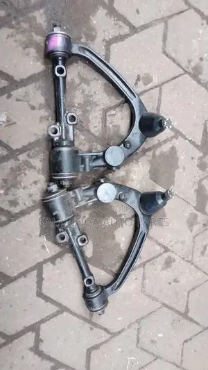 Control Arms Toyota Hiace 7l