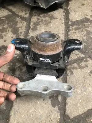 Engine Mounting Suzuki Alto